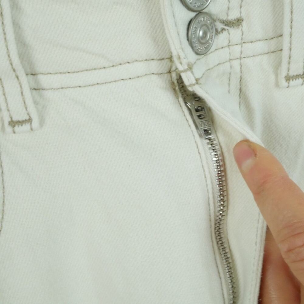 We The Free Aster Straight Jeans White Size 28 NWT High Rise Relaxed Rigid Denim - Picture 4 of 12
